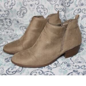 American Eagle Boots Womens Size 8‎ Ankle Booties Tan Suede Block Heels Pull On